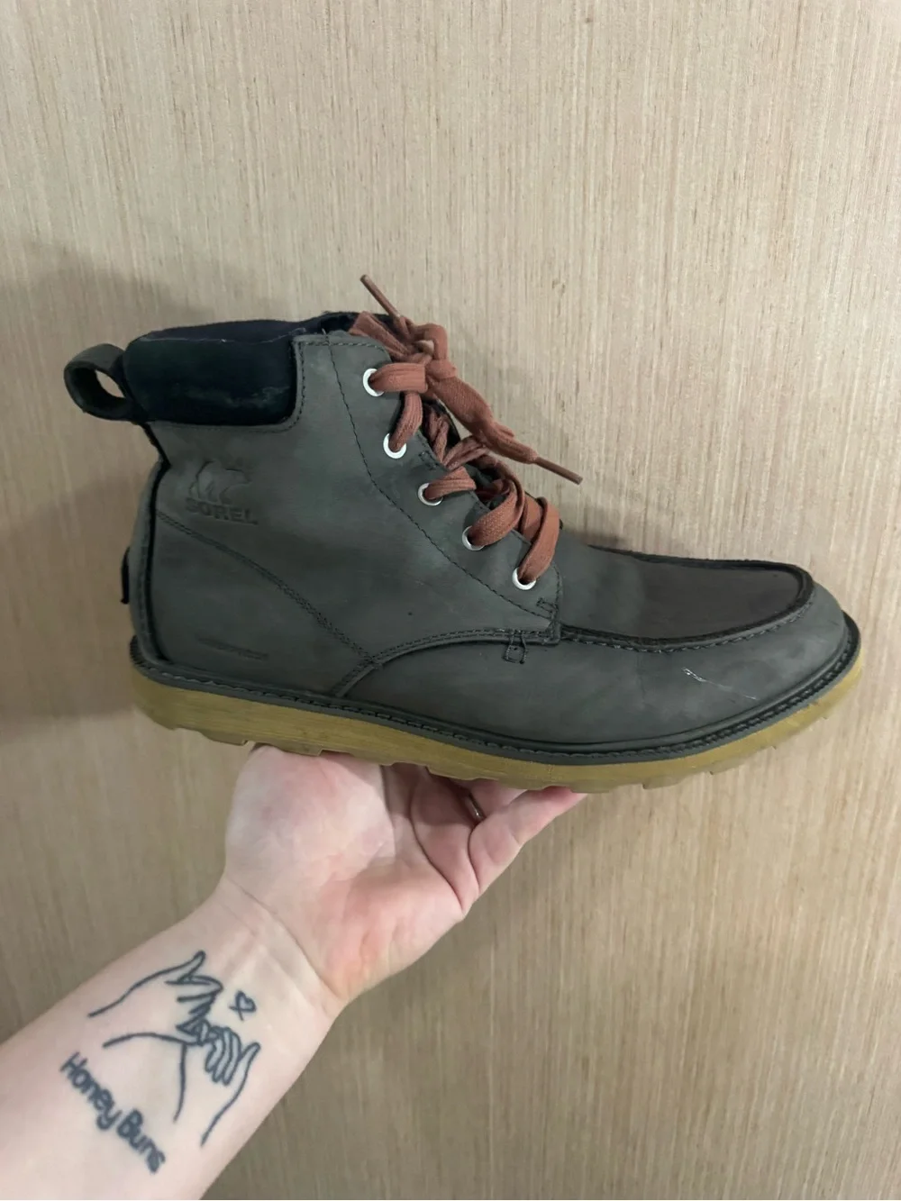 Sorel Men's Dark Grey Waterproof Chukka Boots with Brown Laces size 10.5